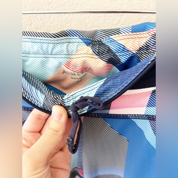 Athleta Multicolor Geometric Print Capri Leggings Size XS - Picture 4 of 7